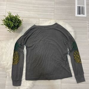 Stevie Hender Pineapple Sleeve Top